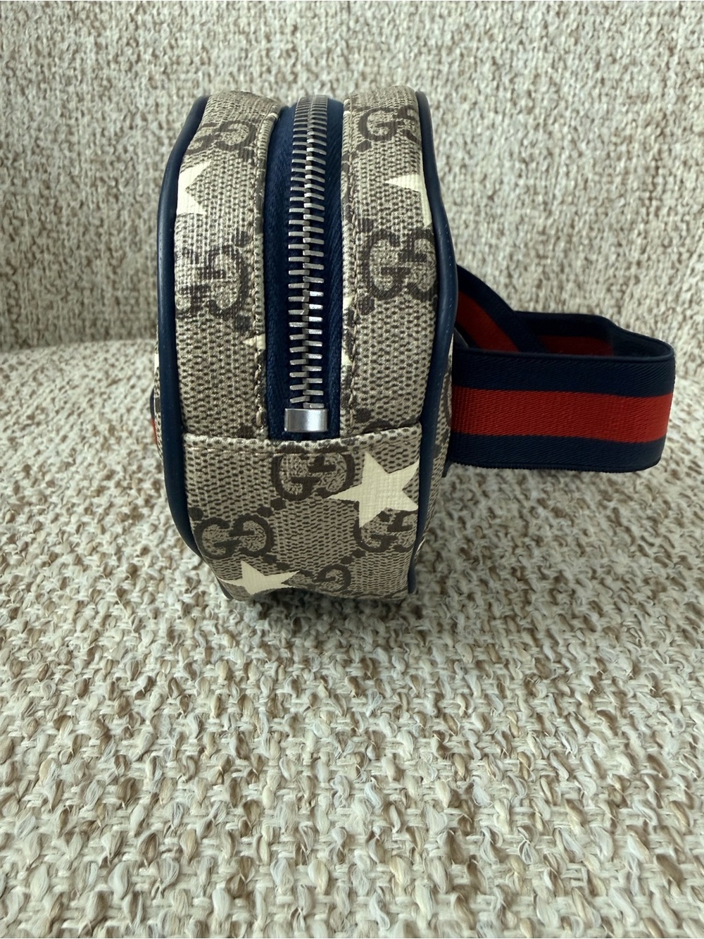 Gucci Mini Round GG Supreme Star Belt Bag / Pouch - Picture 4 of 8
